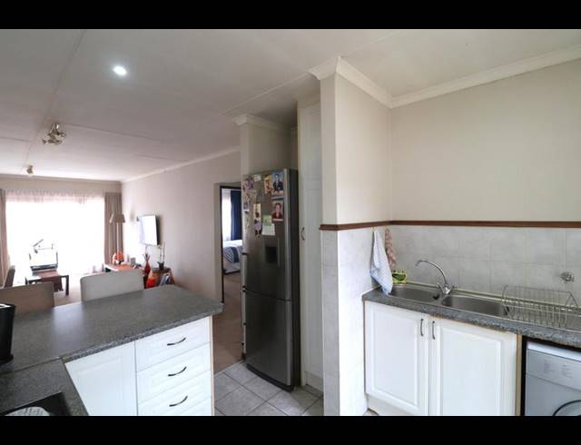 2 BEDROOM TOWNHOUSE FOR SALE IN NORTH RIDING